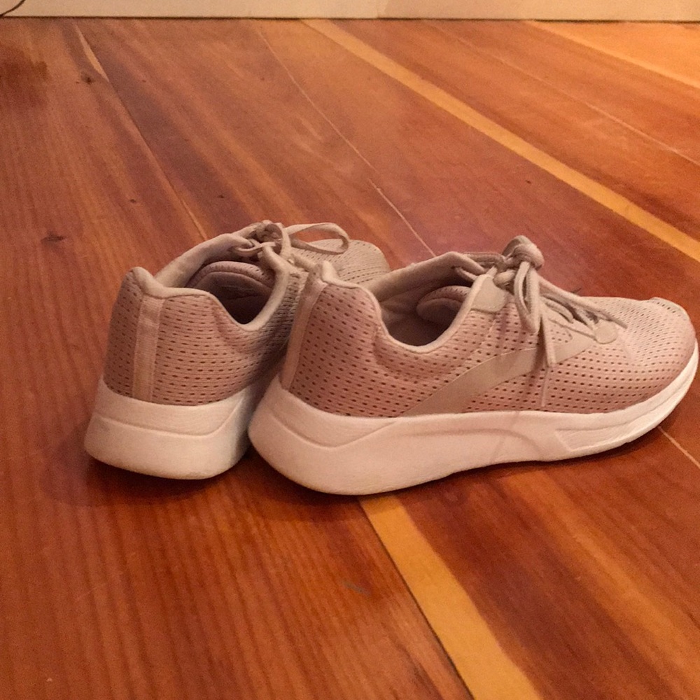 Comfortable rose gold sneakers